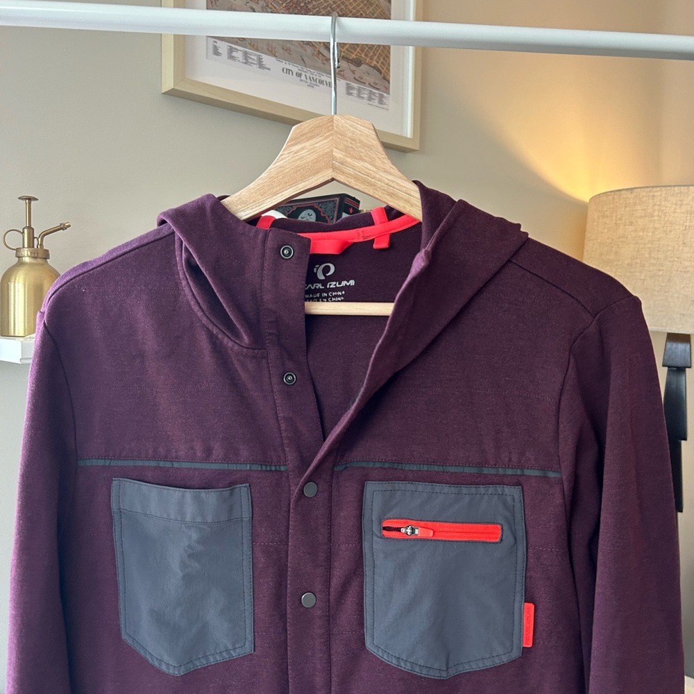 Pearl Izumi Men's Burgundy and Gray Hooded Snapped Buttons Jacket